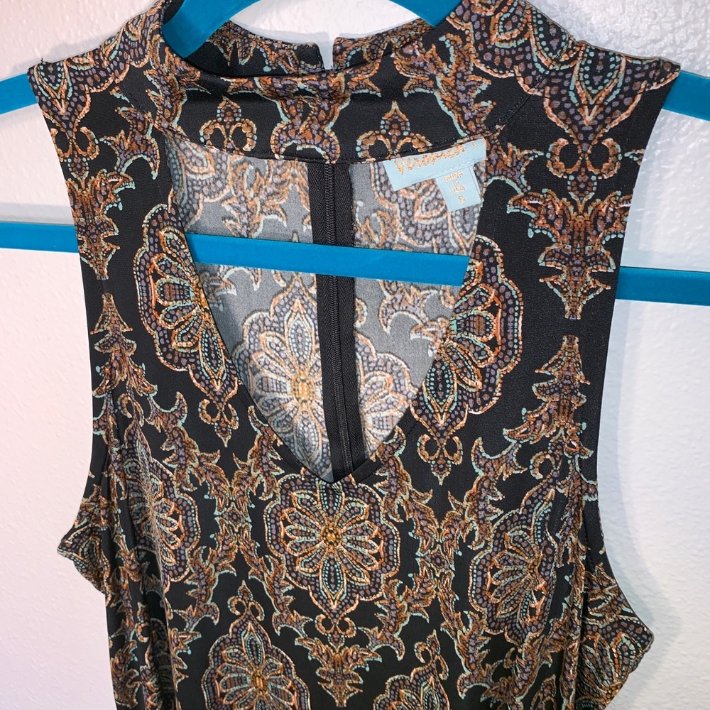 Veronica M patterned dress with cutout - Picture 4 of 8